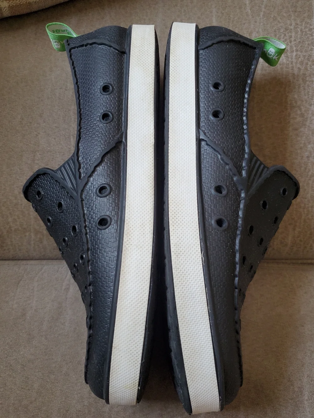 Sanuk Lil Walker Black - Youth Size 6Y Unisex